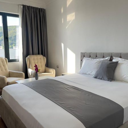 Migi Residence Durres Bagian luar foto