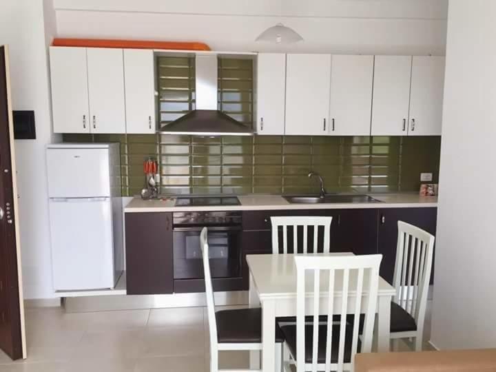 Migi Residence Durres Bagian luar foto