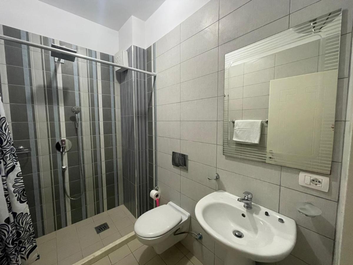 Migi Residence Durres Bagian luar foto