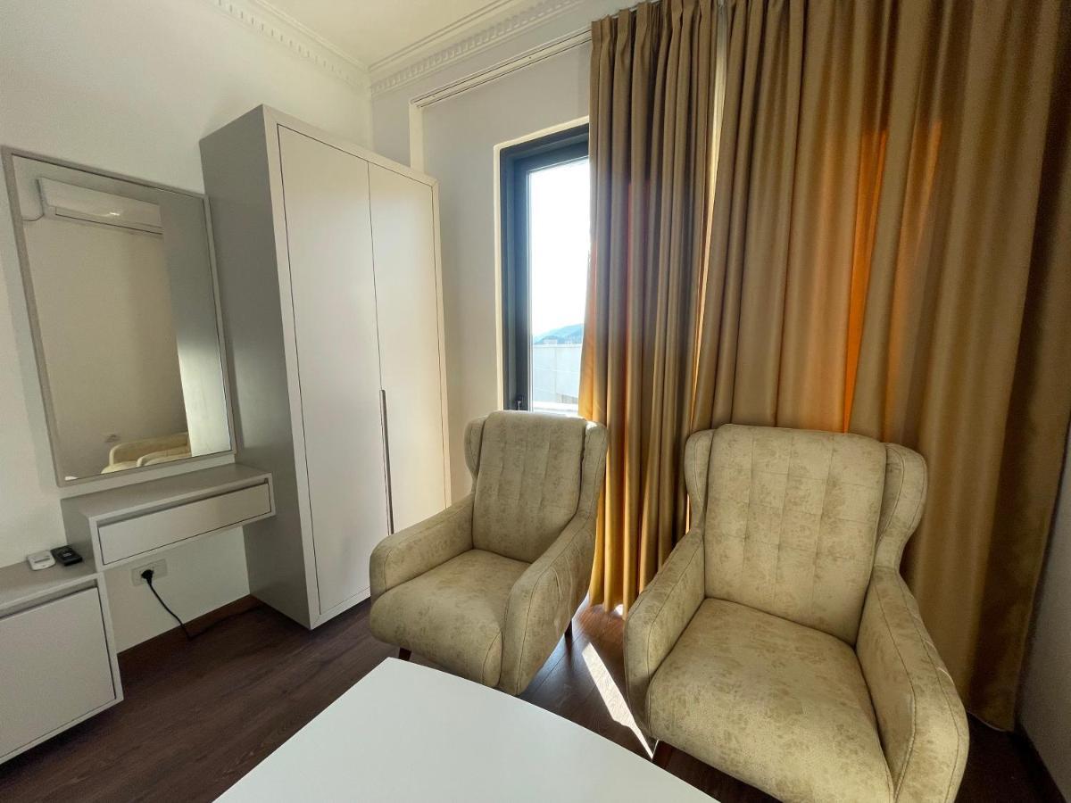 Migi Residence Durres Bagian luar foto